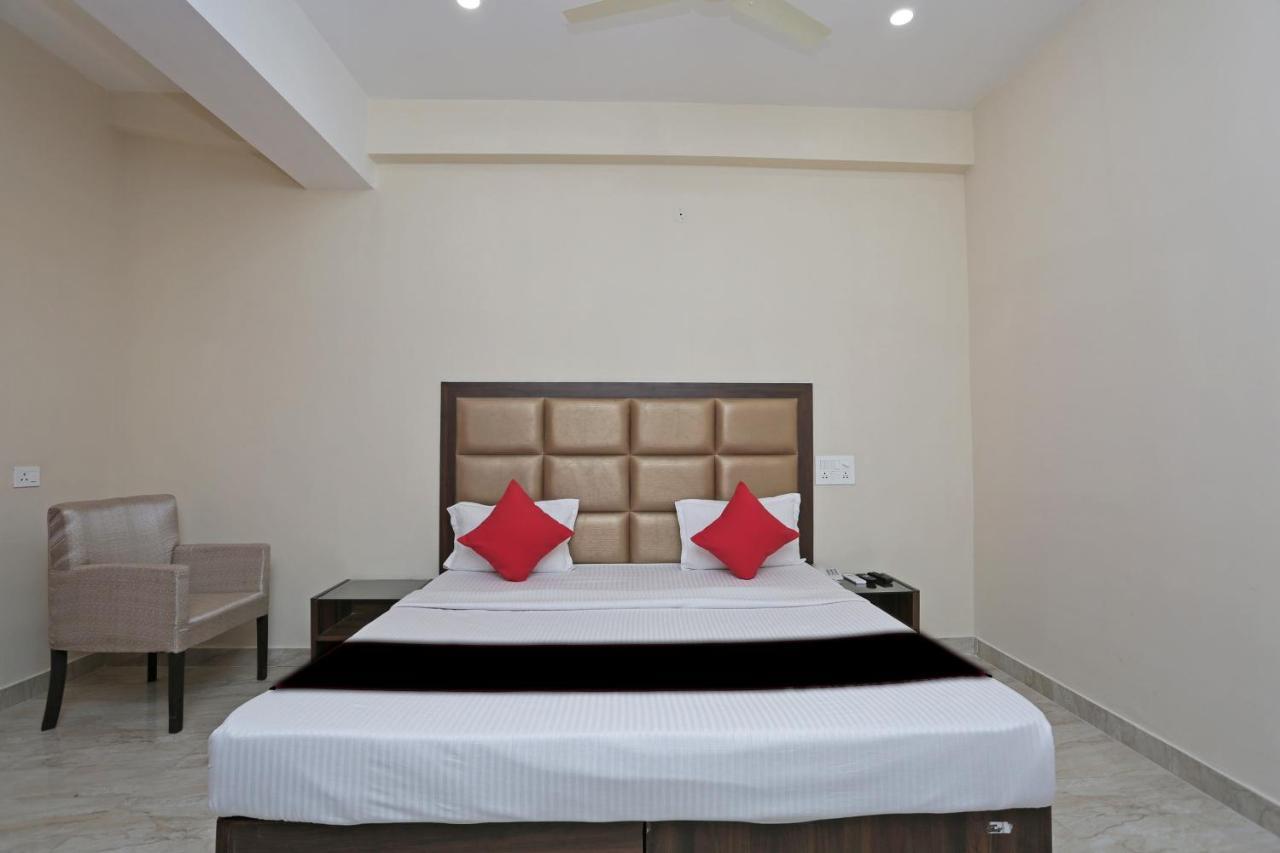 Hotel Capital O 37423 Golden Leaf Déhrádún Exteriér fotografie