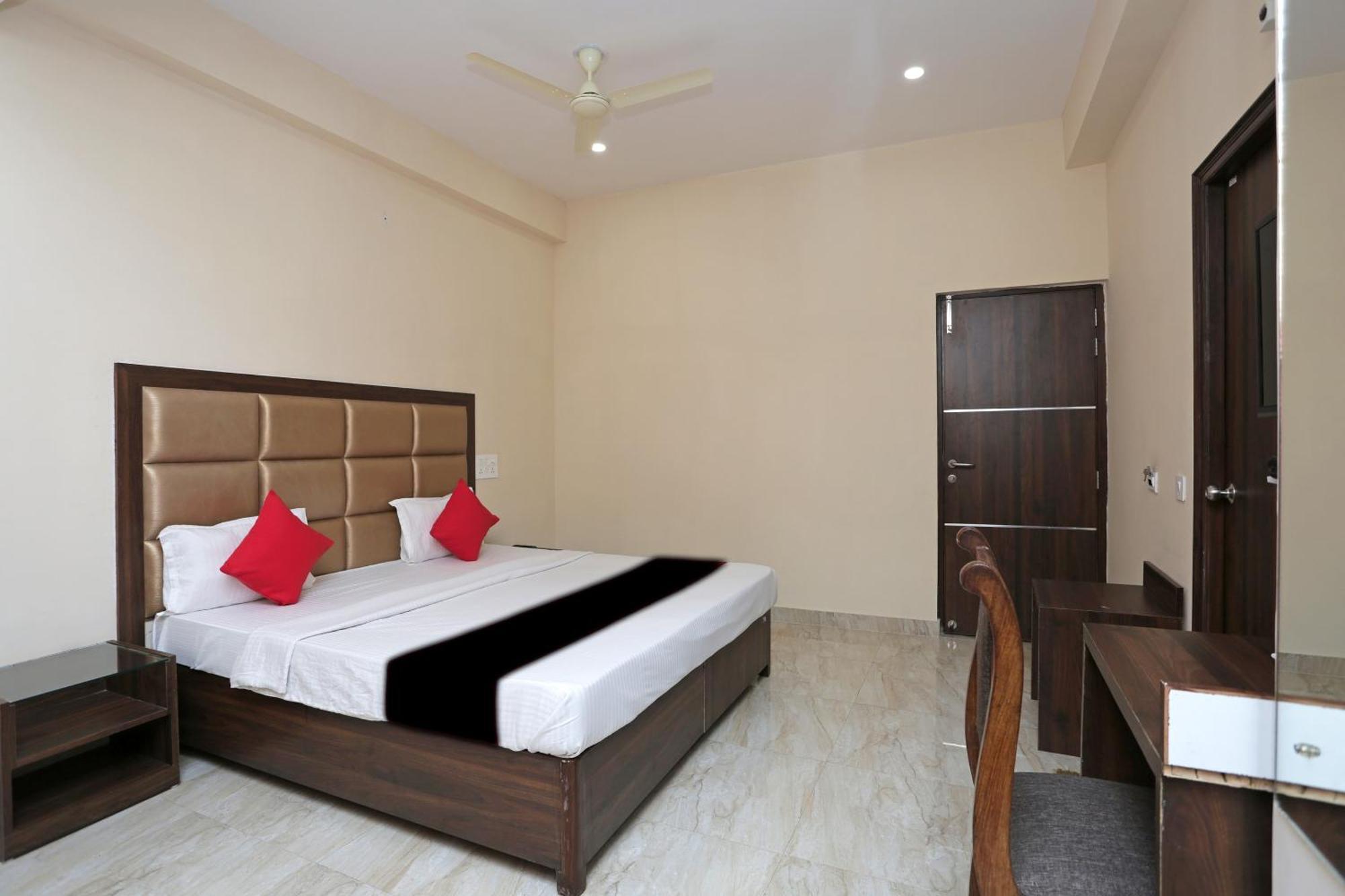Hotel Capital O 37423 Golden Leaf Déhrádún Exteriér fotografie